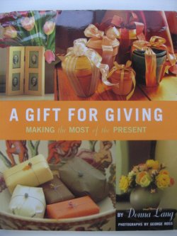 画像1: A GIFT FOR GIVING : Donna Lang