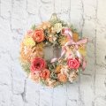 プリザーブドローズいっぱいのリース（サーモンピンク）