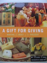 画像: A GIFT FOR GIVING : Donna Lang