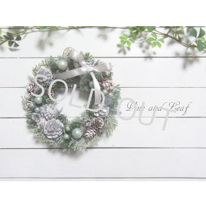 画像: ブルーアイスとマツカサのクリスマスリース〜Vine and Leaf の Christmas〜 
