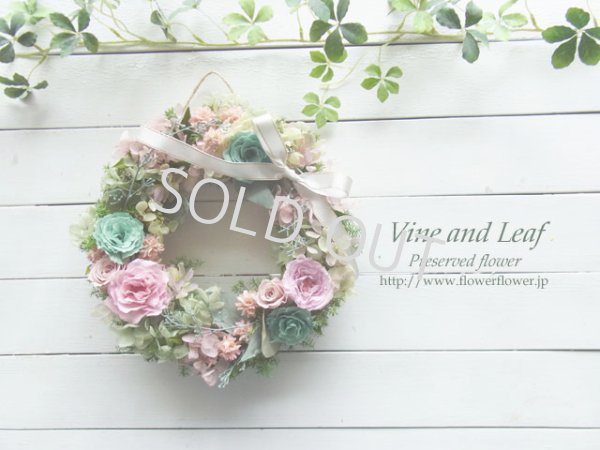 画像1: プリザーブドローズとユーカリのリース〜ギフトに喜ばれるプリザーブドフラワーリース