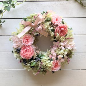 画像: オールドローズとピンクの小花のプリザーブドフラワーリース