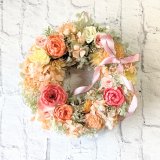 画像: プリザーブドローズいっぱいのリース（サーモンピンク）