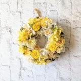 画像: 黄色のバラのスプリングシャワーリース（プリザーブドフラワー）