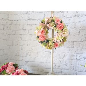 画像: ピンクのオールドローズとふんわり紫陽花のナチュラルリース(プリザーブドフラワーリース)