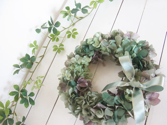 画像: プリザーブドアジサイのグリーンリース〔ブルーグリーン〕〜長く飾れるプリザーブドフラワーリース