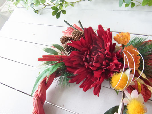 画像: *お正月飾り*しめなわリース(赤い菊)〜Vine and Leaf のお正月〜