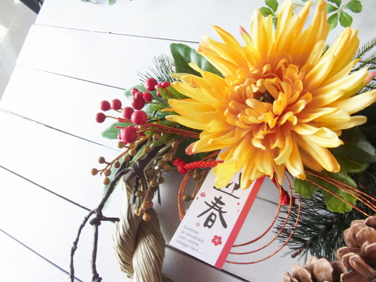 画像: *お正月飾り*しめなわリース(黄色の菊)〜Vine and Leaf のお正月〜