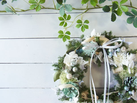 画像: シルバーデージーとヒイラギのアイスグリーンリース ~☆Happy Christmas 2017☆~