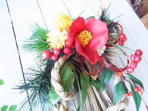 画像: ＊お正月飾り＊しめなわスワッグ（椿と実り）[W-17176] 