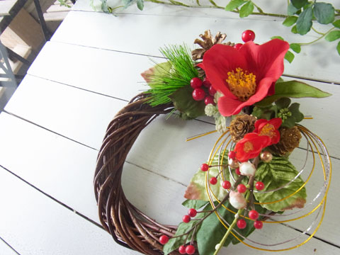 画像: ＊お正月飾り＊しめなわリース/ラウンドA（椿と水引）[W-17172] 