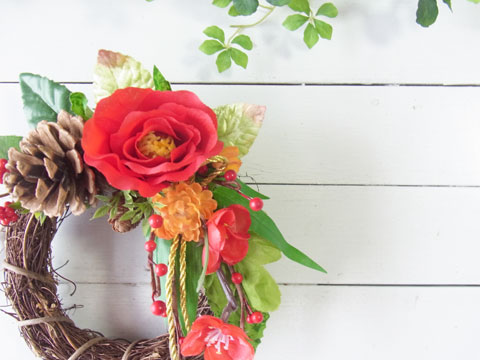 画像: ＊お正月飾り＊しめなわリース/ラウンドC（椿と小菊）[W-17175] 