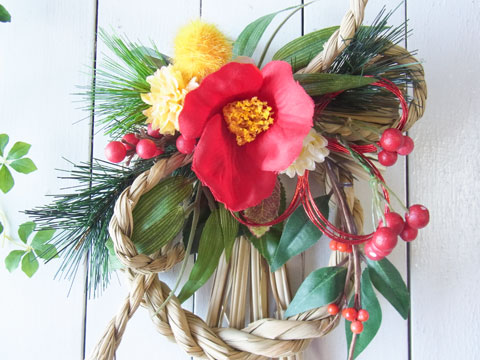 画像: ＊お正月飾り＊しめなわスワッグ（椿と実り）[W-17176] 