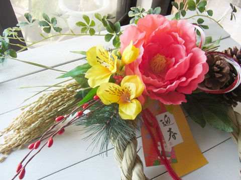 画像: ＊お正月飾り＊しめなわリース（芍薬と稲穂）[W-17185] 