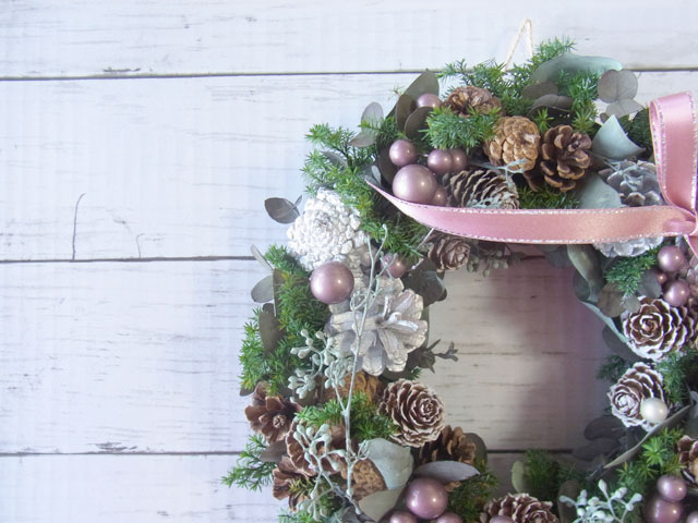 画像: 松かさとメタリックパープルピックのオーバルリース〜Happy Christmas 2019〜