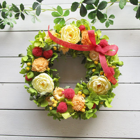 プリザーブドのビタミンカラーリース〜長く飾れるプリザーブドフラワー