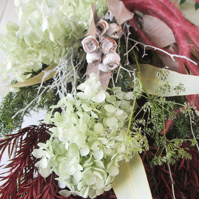 画像: ティーツリーとアジサイのプリザーブドスワッグ〜Happy Christmas 2024〜