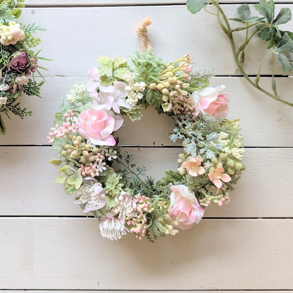 画像: 小花とバラのアーティフィシャルフラワーリースとミニリース（２点セット）