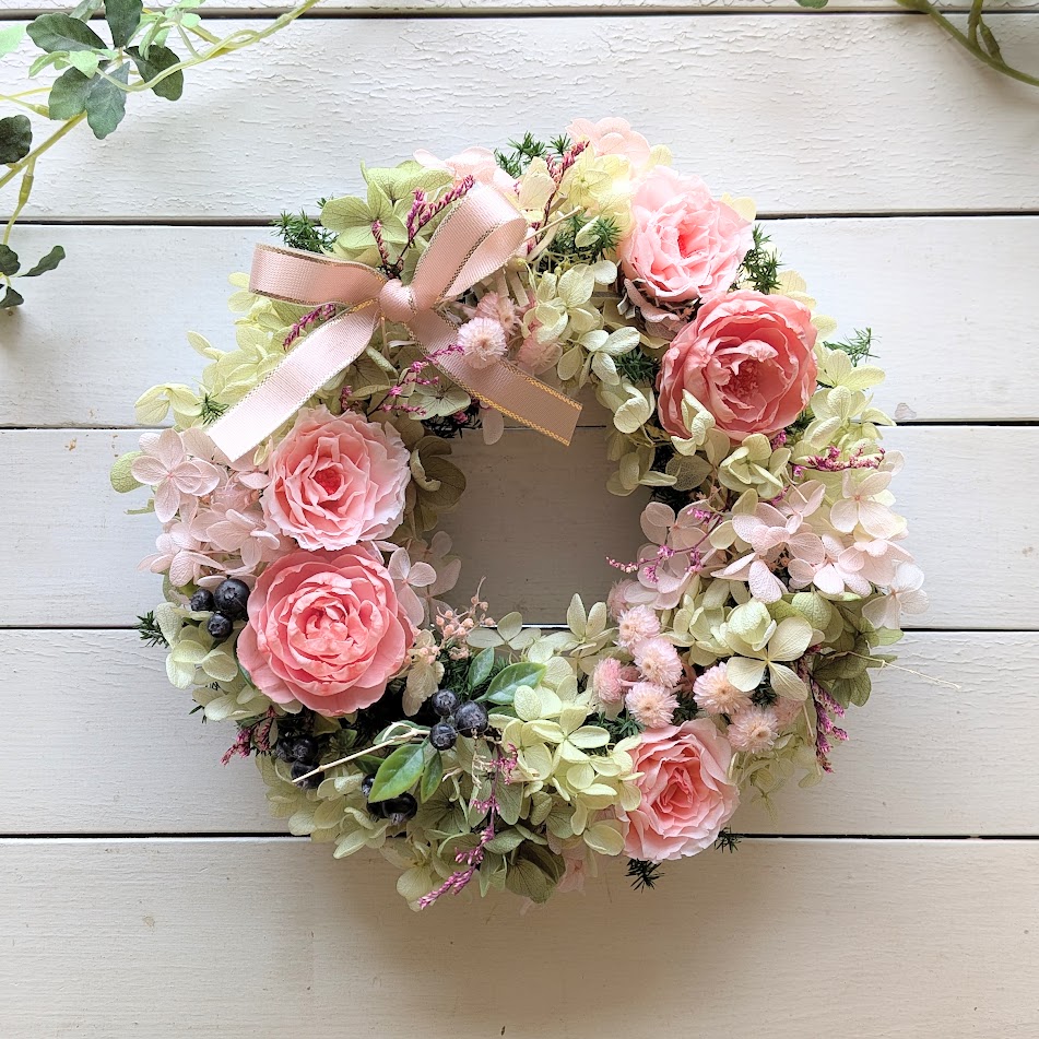 画像1: オールドローズとピンクの小花のプリザーブドフラワーリース