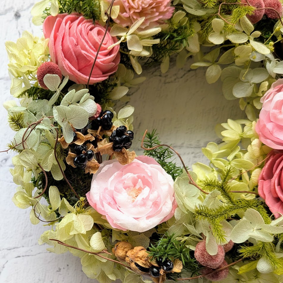 画像: 【ギフトに】ふんわりピンクの薔薇とアジサイのガーデンリース（プリザーブドフラワー）