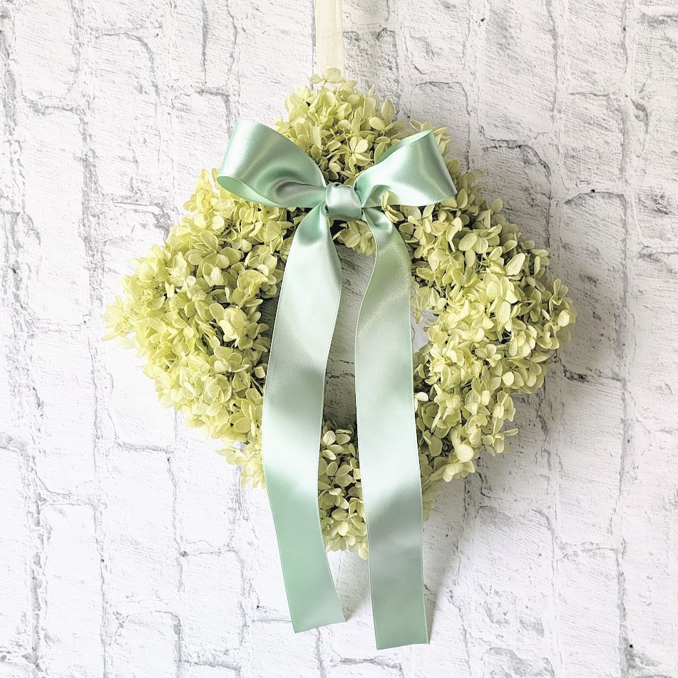 画像1: 爽やかミントグリーンの紫陽花とリボンのリース（プリザーブドフラワー）