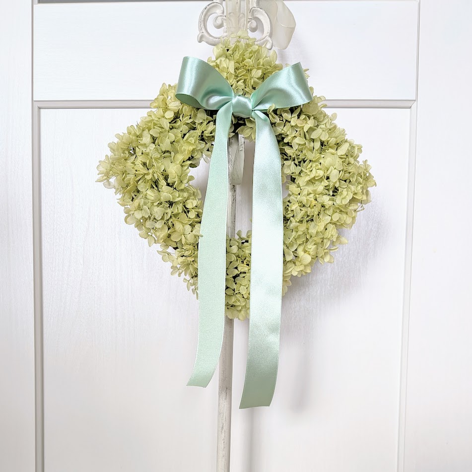 画像: ピンクローズとカーネーションのふんわり優しい春色リース（アーティフィシャルフラワー）