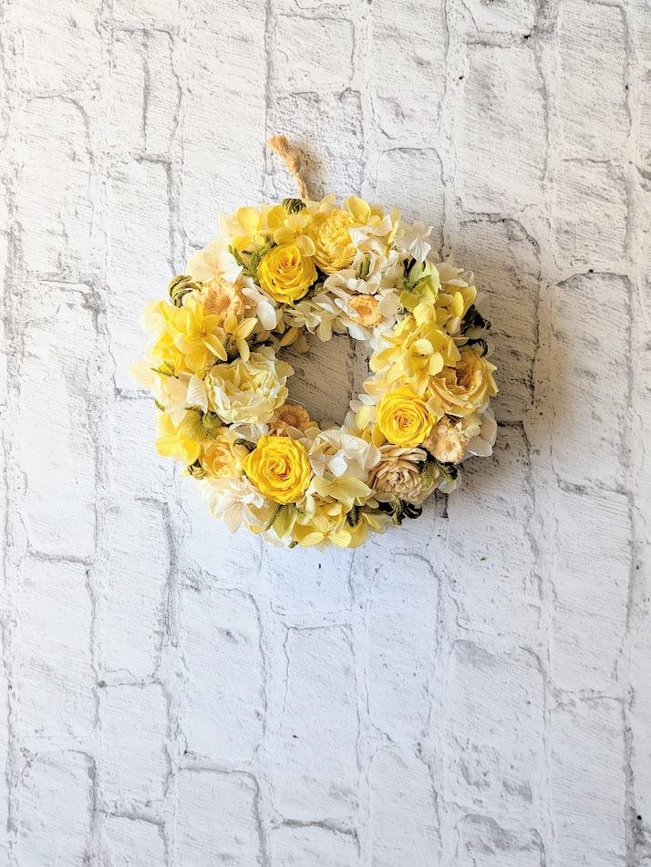 画像: 黄色のバラのスプリングシャワーリース（プリザーブドフラワー）